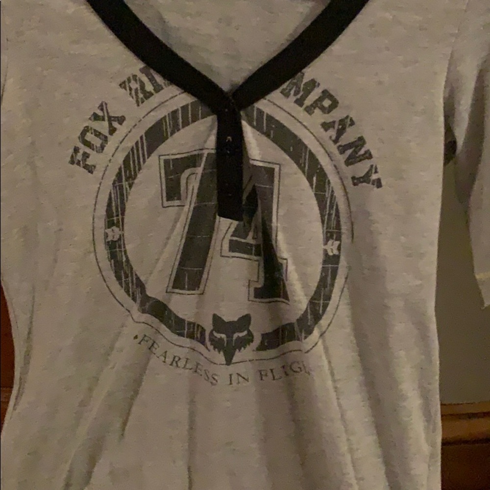 V-neck tee - Picture 3 of 4